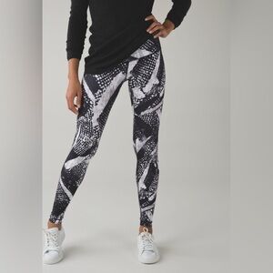 Lululemon Wunder Under Pant III *Full-On Luon
Static Mist White Black